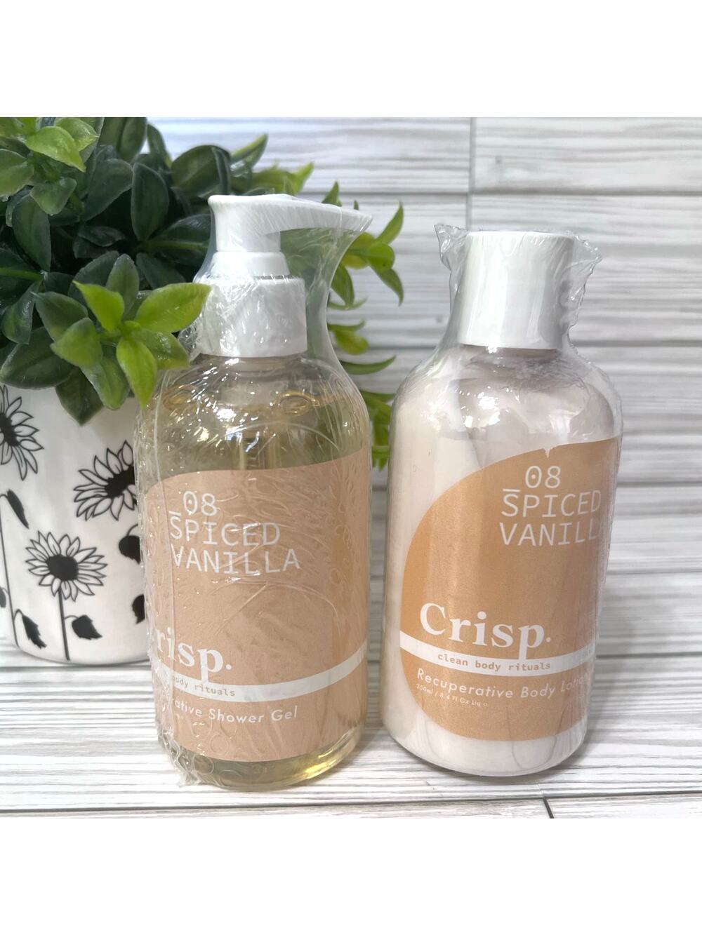 NEW Crisp 08 Spiced Vanilla Recuperative Shower Gel and Body Lotion Gift Set